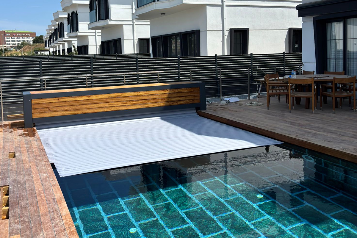 Kapalı Bank Tipi Havuz Panjuru